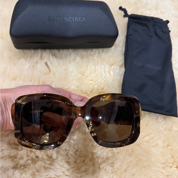 Original BALENCIAGA Logo 53 MM SQUARE BB0069S 0069S SUNGLASSES Havana 002 - Picture 2 of 13